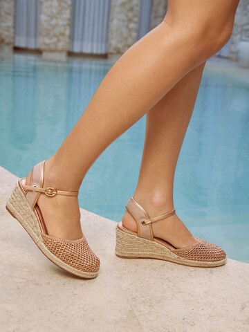 Lipsy Sandále - Béžová