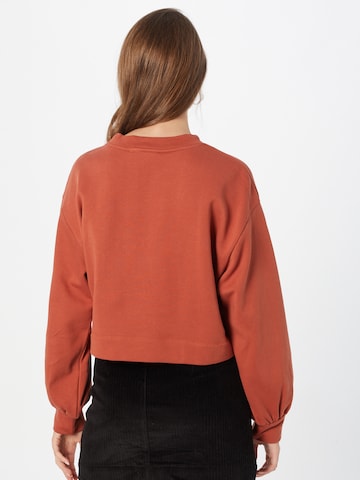 Aligne Sweatshirt 'Barushka' in Rot