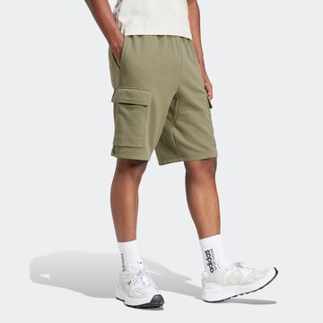 ADIDAS SPORTSWEAR Loosefit Sportshorts in Grün