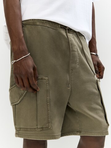 Pull&Bear Loosefit Cargobroek in Groen