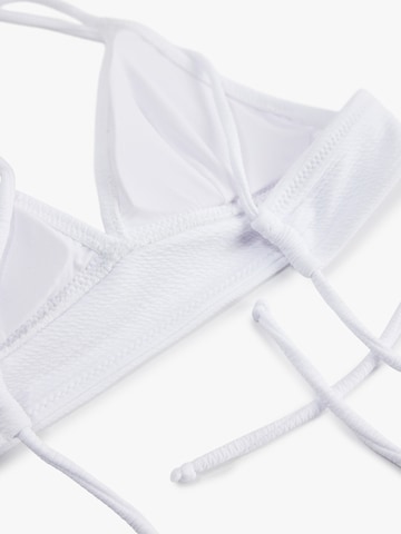 Koton T-shirt Bikinitop in Wit