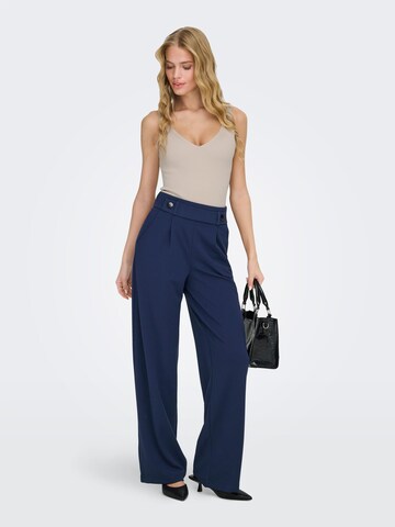 Wide Leg Pantalon à pince 'JDYGeggo' JDY Petite en bleu
