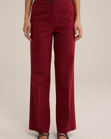 WE Fashion Regular Trousers with creases in Red: front