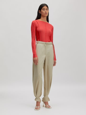 EDITED Tričko 'Halima' – červená