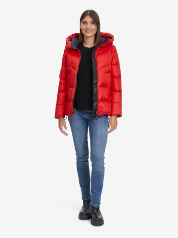 Veste d’hiver Amber & June en rouge