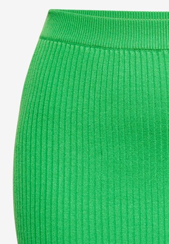 swirly Skirt in Green