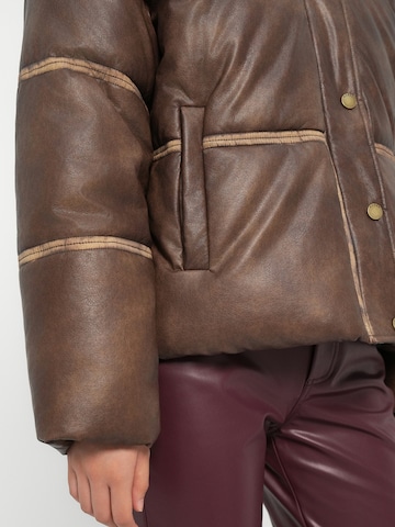 Veste mi-saison GUESS en marron