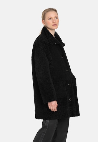 Werner Christ Winter Coat 'Magdalena' in Black