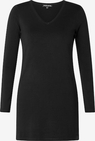 BASE LEVEL CURVY Sweater in Black: front