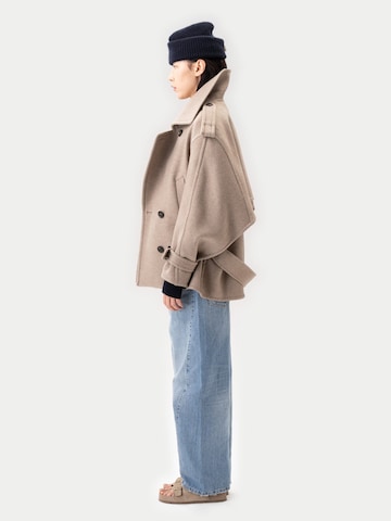 Cappotto di mezza stagione 'Trench-Style Cashmere Peacoat' di GOBI Cashmere in beige