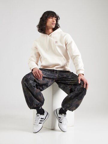 ADIDAS ORIGINALS Majica 'ESS' | bela barva
