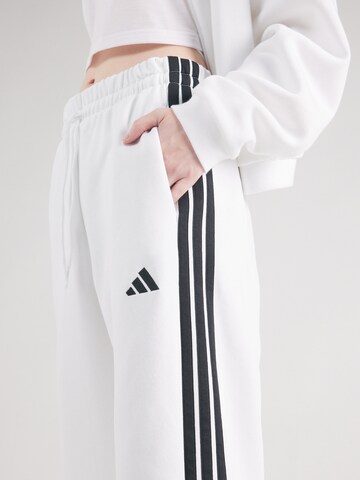 Loosefit Pantaloni sportivi di ADIDAS SPORTSWEAR in bianco