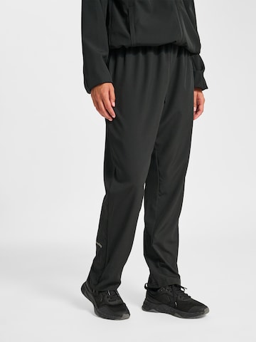 Newline Regular Hose in Schwarz: Vorderseite