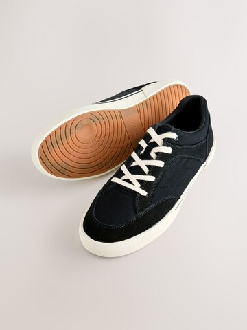 Next Låg sneaker i svart