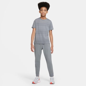 Regular Pantalon de sport NIKE en gris