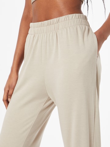 Onzie Tapered Sportbroek in Beige