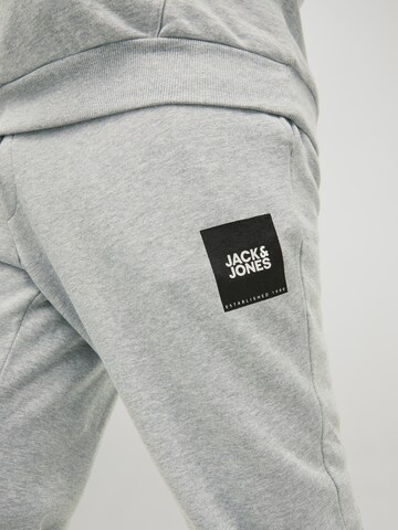 Jack & Jones Plus Tapered Housut 'Gordon Lock' värissä harmaa