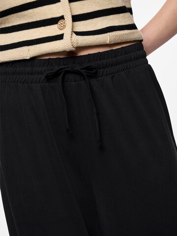 Wide leg Pantaloni 'ANORA' di PIECES in nero