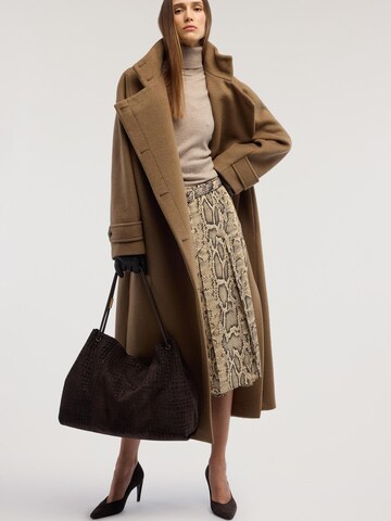 Cappotto invernale di Trussardi in marrone