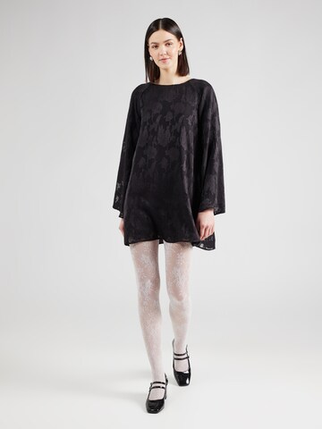 Gina Tricot Платье в Черный: спереди