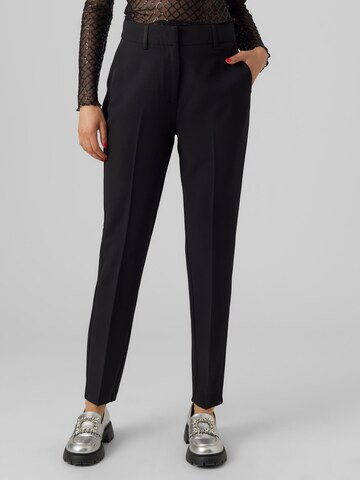VERO MODA Slim fit Trousers with creases 'Holly' in Black: front
