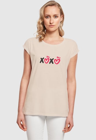 Merchcode T-Shirt 'Valentines Day - Xoxo' in Beige: predná strana