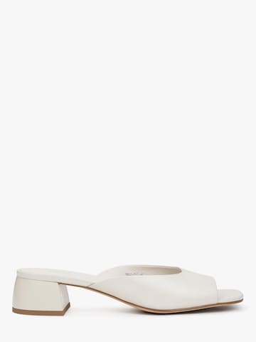 Estro Mules '001-7' in White: front