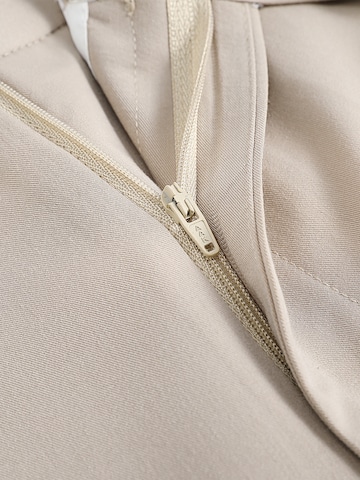 Youthup Slim fit Suit in Beige