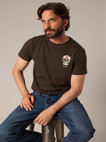 T-Shirt 'MANDOU' Deeluxe en marron : devant
