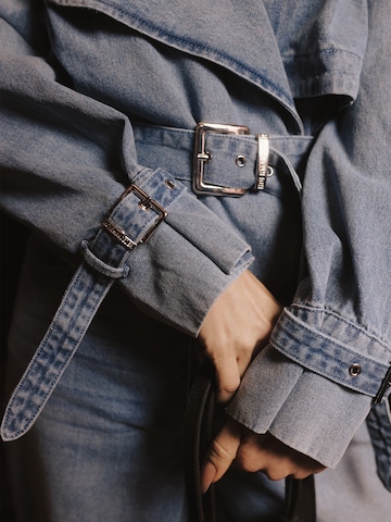 Hoermanseder Демисезонная куртка в Синий