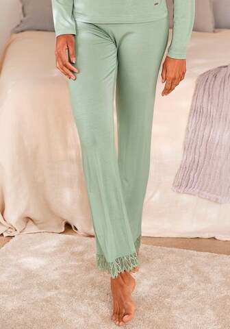 Pantalon de pyjama LASCANA en vert : devant