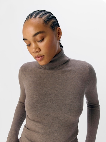Pull-over 'OBJTHESS' OBJECT en marron