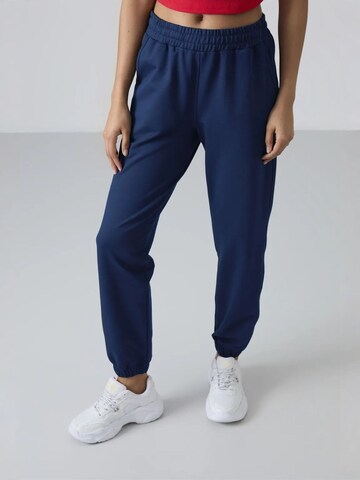 Tommy Life Tapered Broek in Blauw