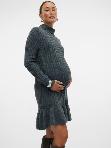 MAMALICIOUS Strikkjole i grå: forside