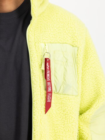 Giacca di mezza stagione 'Sherpa' di ALPHA INDUSTRIES in giallo