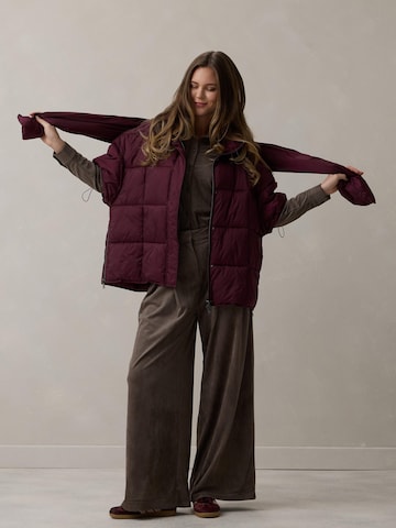 MANISA Between-season jacket 'Weste' in Purple