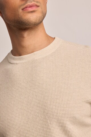 America Today Sweater in Beige