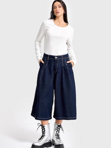 IT'S BASIC Regular Jeans 'BERMUDA DENIM SHORT' in Blauw