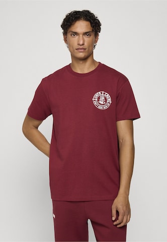 Unfair Athletics Shirt 'DMWU' in Rood: voorkant