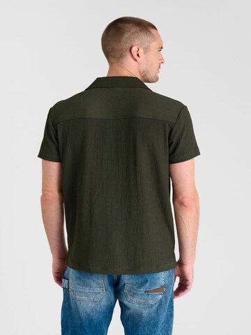 Coupe regular Chemise 'Velab' Le Temps Des Cerises en vert