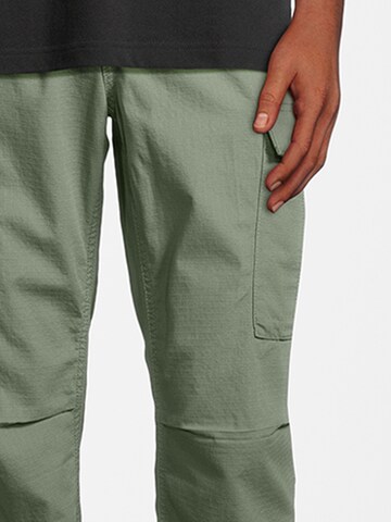 Regular Pantalon cargo AÉROPOSTALE en vert