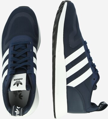 Baskets basses 'Multix' ADIDAS ORIGINALS en bleu