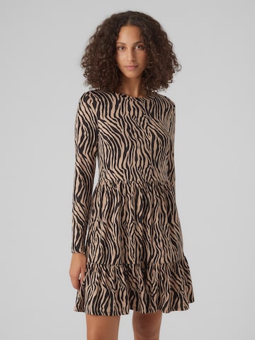 Robe 'INA' VERO MODA en marron : devant