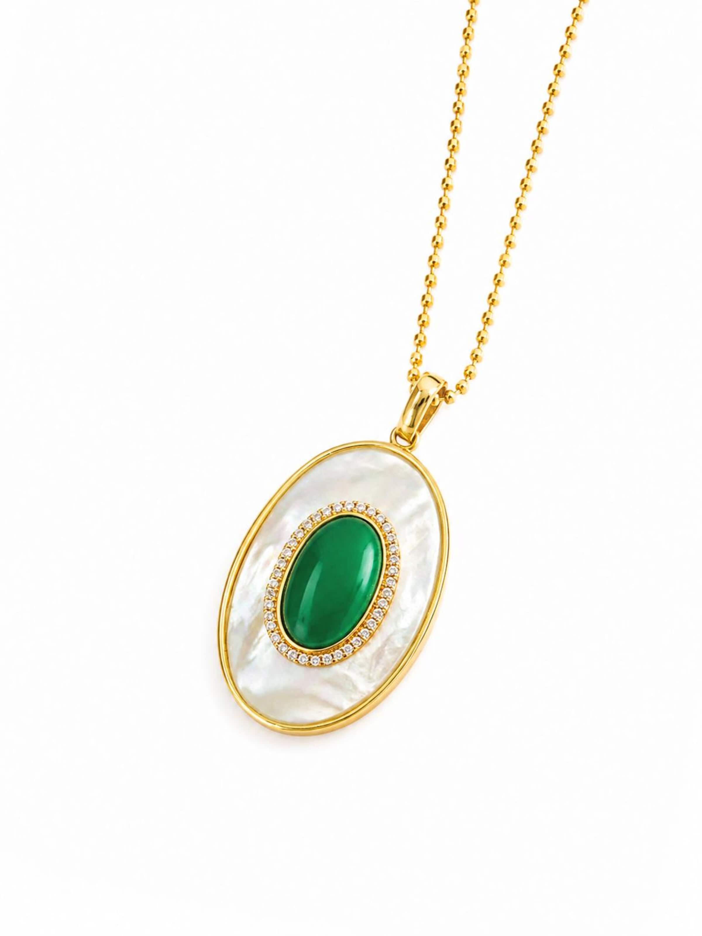 Collana 'Heirloom Green Onyx & Mother' di LanLivia in oro: frontale