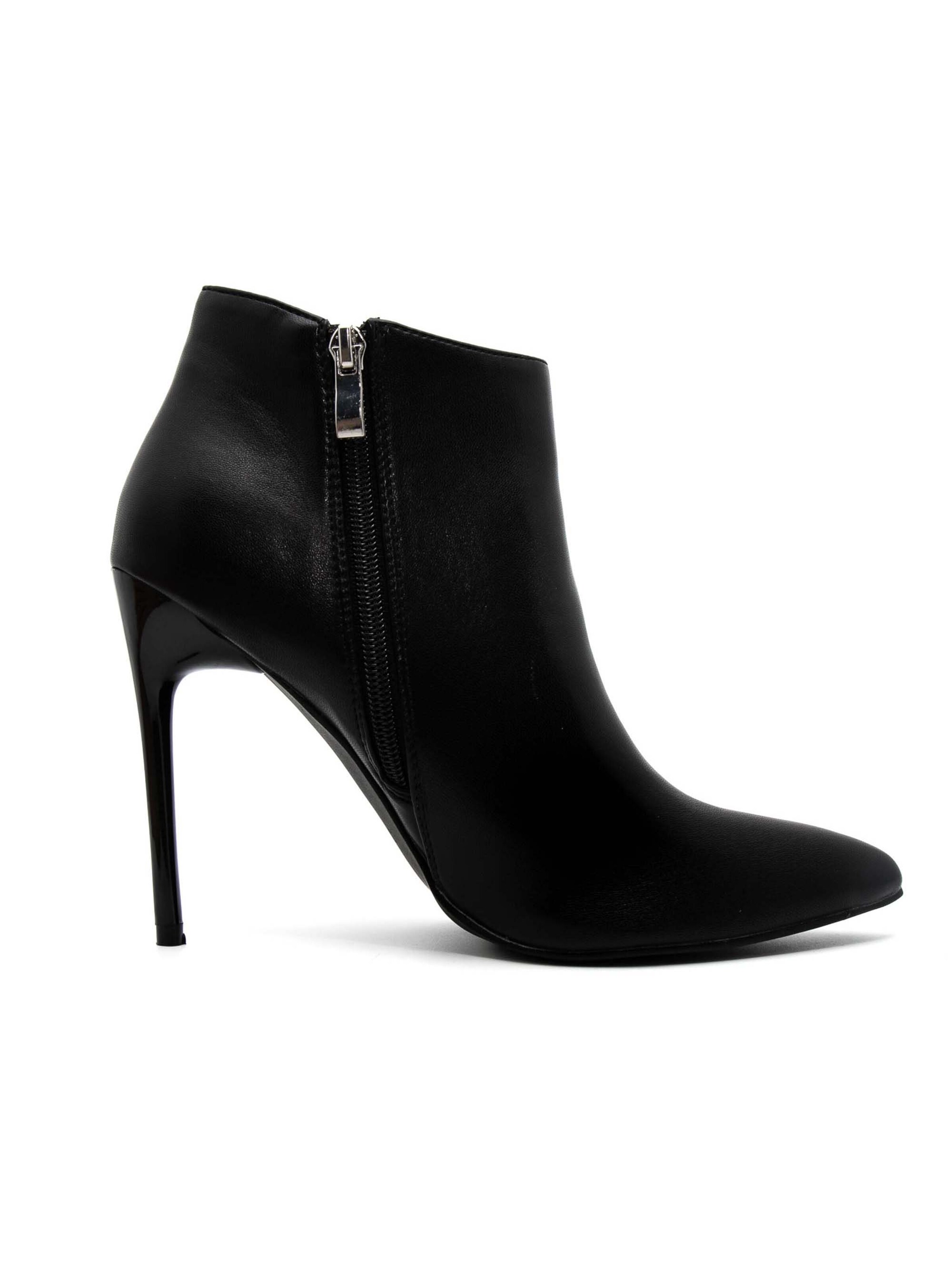 CRISTIN Ankle Boots in Black