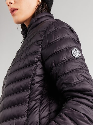 Sublevel Between-Season Jacket in Black