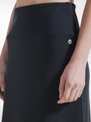 DEHA Skirt in Black