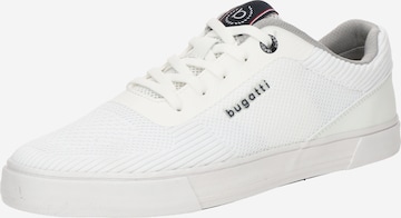Sneaker bassa di bugatti in bianco: frontale