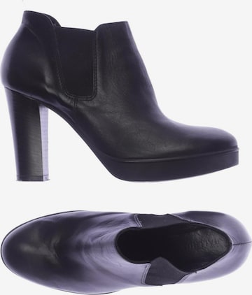 HALLHUBER High Heels & Pumps in 38 in Black: front