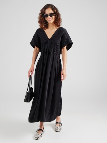 Robe & Other Stories en noir